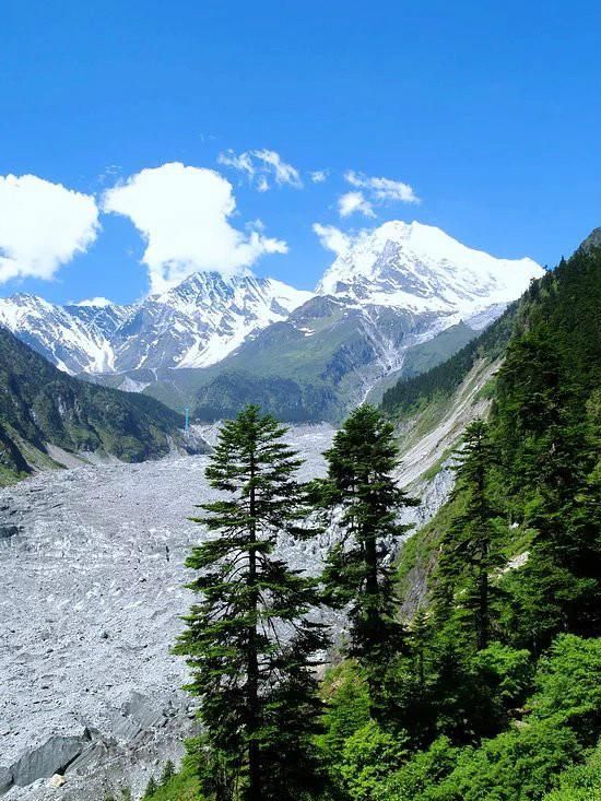 陪孩子读书，是要陪伴着一起翻越一座座大山的旅行！